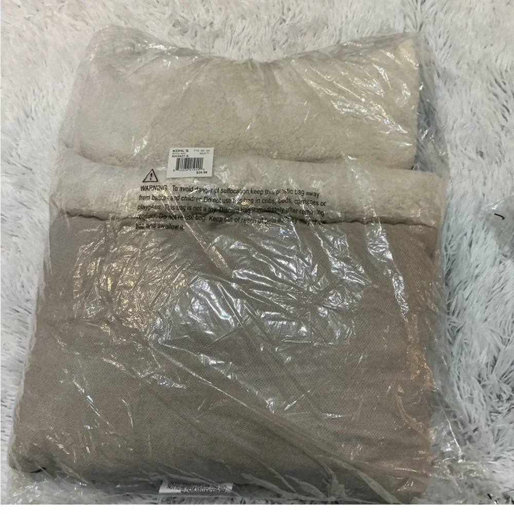 Woof Chenille Pet Sack Cozy tunnel bed for small dogs or cats new with tags